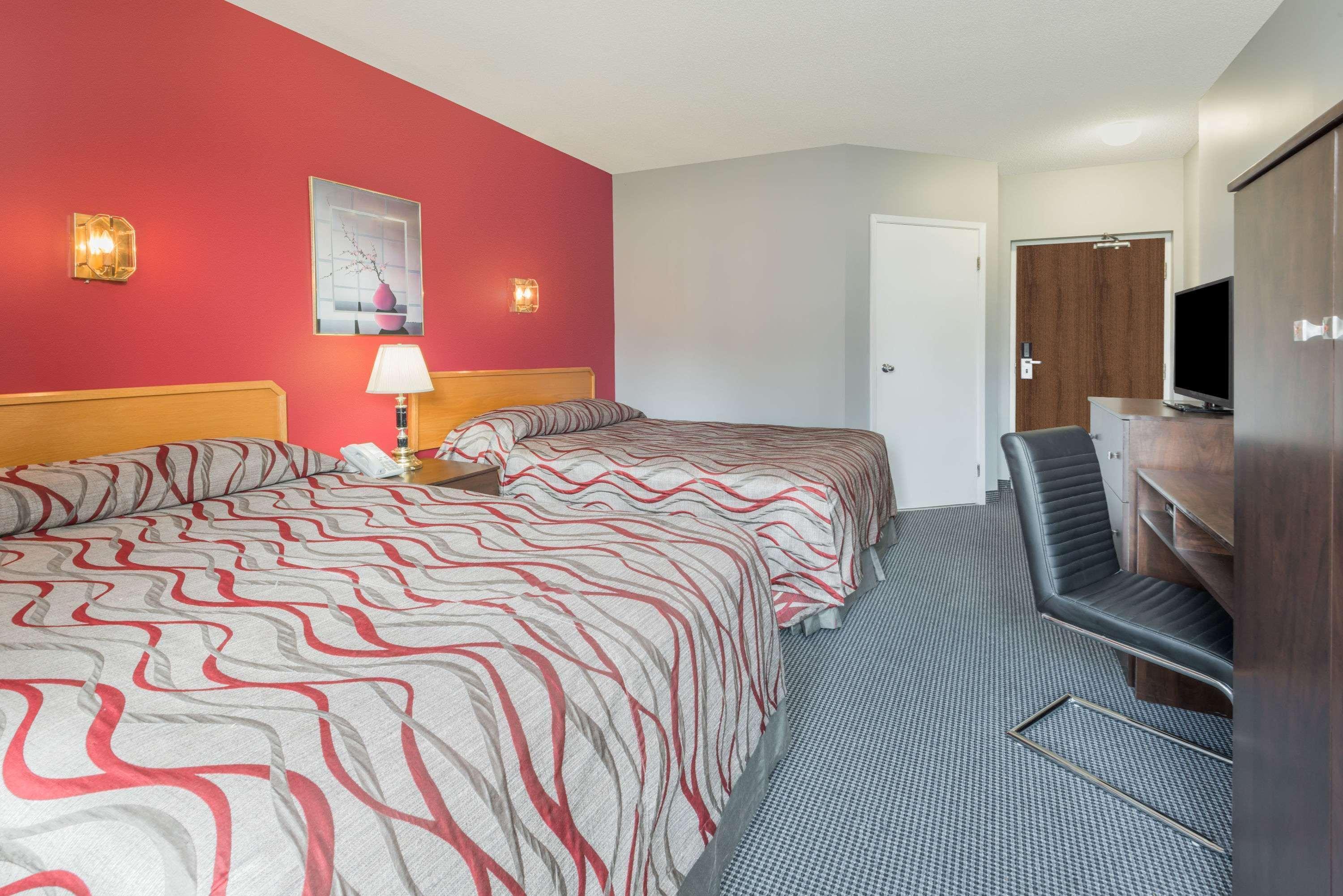 Готель Super 8 Mount Hope/Hamilton International Airport Екстер'єр фото