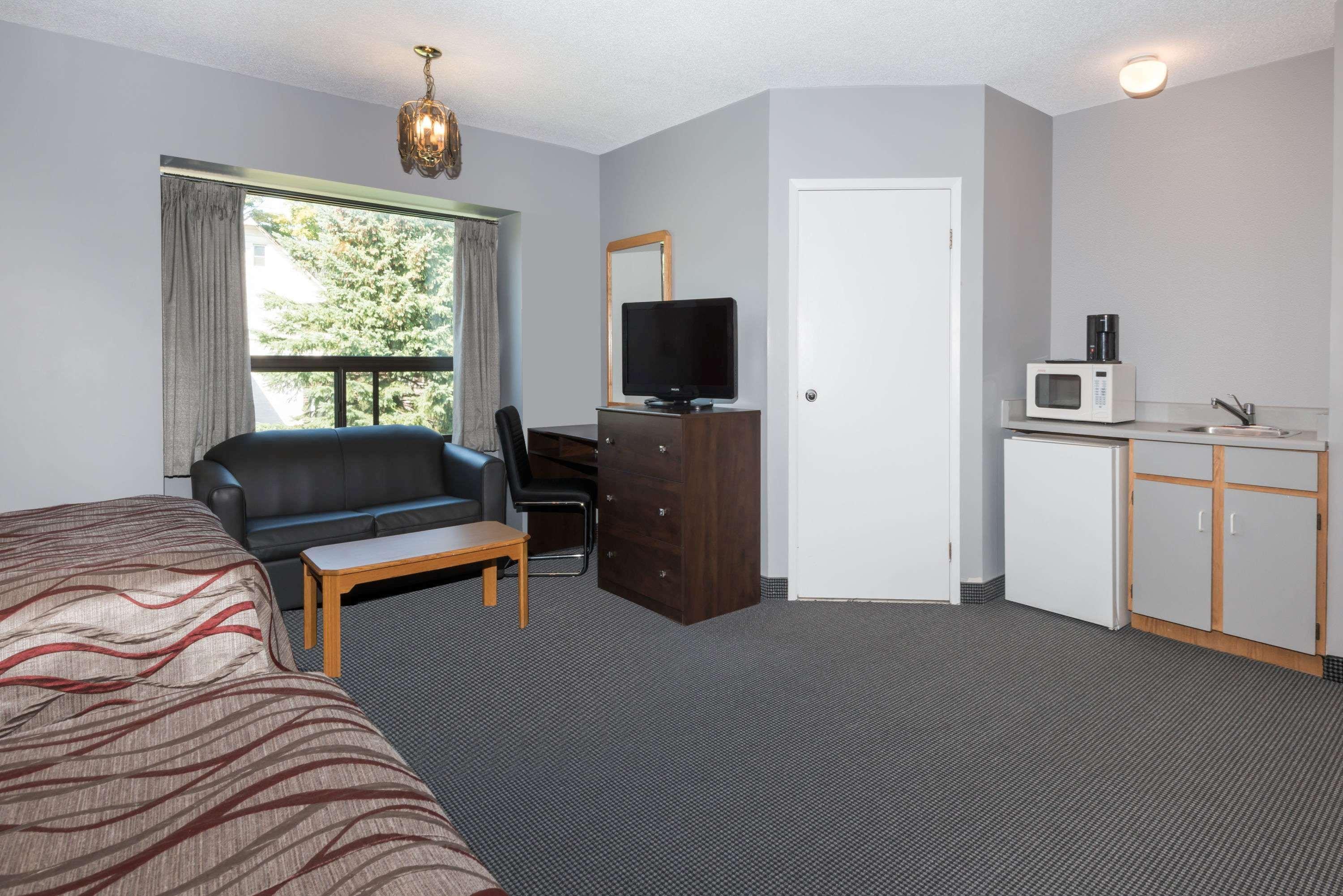 Готель Super 8 Mount Hope/Hamilton International Airport Екстер'єр фото